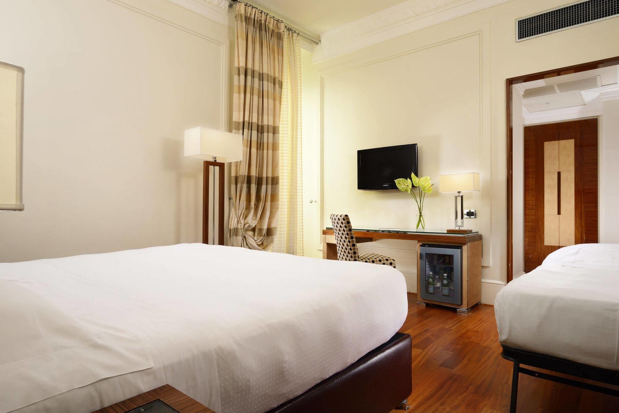 Unahotels Decò Hotel 4*